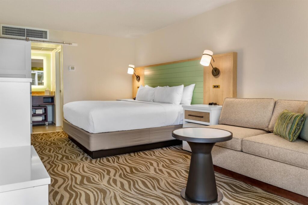 Wyndham Garden Lake Buena Vista  Disney Springs® Area - Image 6